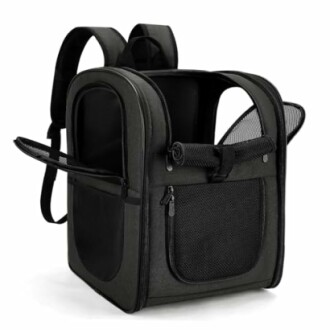 Schwarzer Rucksack für Haustiere mit Netzfenstern und Reißverschlüssen.